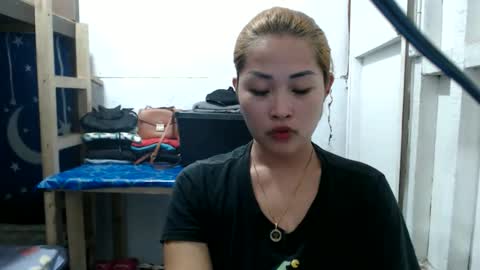 Snapshot of lovely_singlemom chatting on May 28, 4:54 am ask me dear online show from May 28, 4:54 am