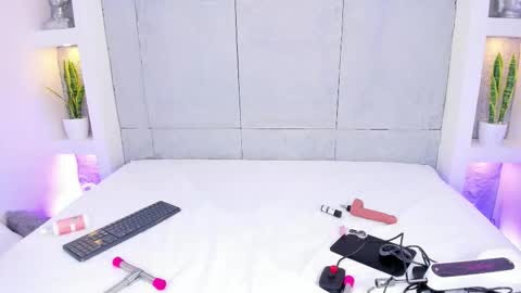 Lovely online show from March 19, 5:06 pm