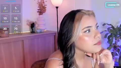 Snapshot of lovelygirl45 chatting on June 18, 2:12 am Valerie online show from June 18, 2:12 am