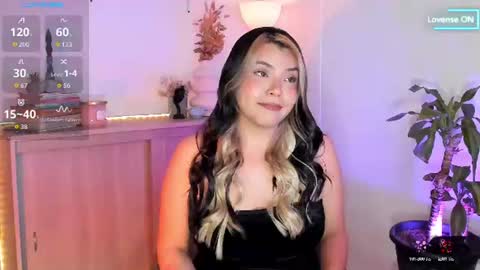 Snapshot of lovelygirl45 chatting on July 10, 2:27 am Valerie online show from July 10, 2:27 am