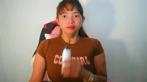 Snapshot of lovelykayleexx chatting on April 21, 2:04 am ara online show from April 21, 2:04 am