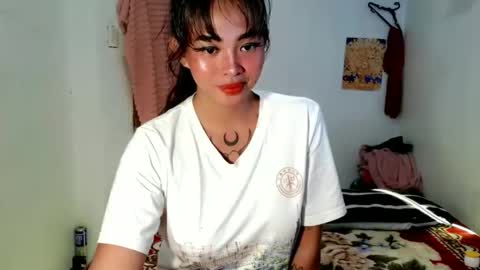 Snapshot of lovelykayleexx chatting on May 30, 9:17 am ara online show from May 30, 9:17 am