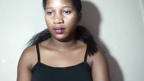 Snapshot of lovelylarra chatting on May 5, 10:07 pm lovelylarra online show from May 5, 10:07 pm