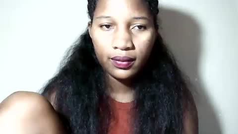 Snapshot of lovelylarra chatting on May 10, 9:25 am lovelylarra online show from May 10, 9:25 am