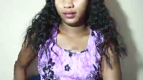 Snapshot of lovelylarra chatting on May 15, 8:10 am lovelylarra online show from May 15, 8:10 am