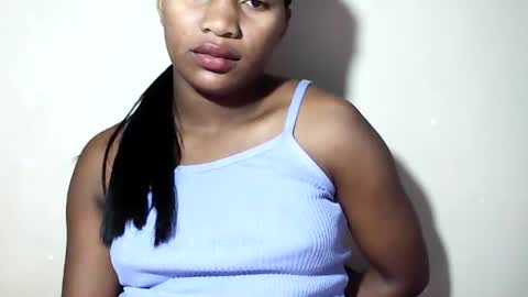 Snapshot of lovelylarra chatting on July 1, 6:37 am lovelylarra online show from July 1, 6:37 am