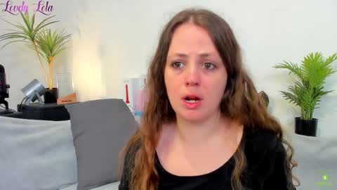 Snapshot of lovelylola_fr chatting on October 5, 9:34 pm Lola online show from October 5, 9:34 pm