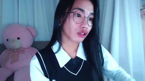 Snapshot of lovelymae18 chatting on December 3, 3:44 pm lovelymae18 online show from December 3, 3:44 pm