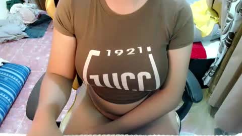 lovelymarish online show from October 14, 5:30 am