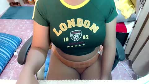 lovelymarish online show from October 15, 10:48 am