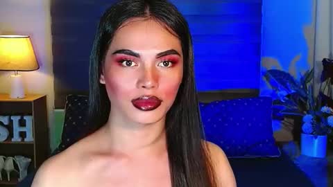 lovelymiss_shyna11 online show from December 15, 8:13 pm