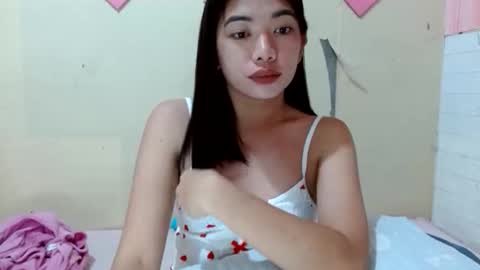 Snapshot of lovelypetitebigcock chatting on September 29, 12:21 pm lovelypetitebigcock online show from September 29, 12:21 pm