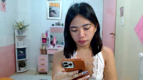 Snapshot of lovelypetitebigcock chatting on February 12, 2:12 pm lovelypetitebigcock online show from February 12, 2:12 pm