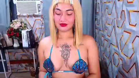 Snapshot of lovelyshelo chatting on May 5, 2:03 pm lovelyshelo online show from May 5, 2:03 pm