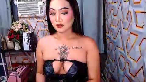 Snapshot of lovelyshelo chatting on May 6, 2:33 pm lovelyshelo online show from May 6, 2:33 pm