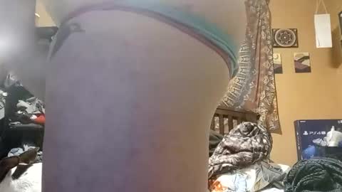 Snapshot of lovemymansstick chatting on February 4, 1:23 am lovemymansstick online show from February 4, 1:23 am