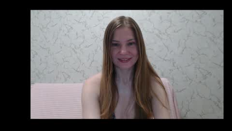 Snapshot of lovepeanutgirl chatting on December 9, 2:06 pm Mary Love online show from December 9, 2:06 pm