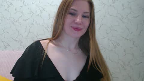 Snapshot of lovepeanutgirl chatting on March 3, 4:56 pm Mary Love online show from March 3, 4:56 pm