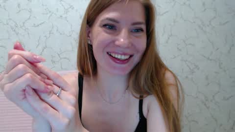 Snapshot of lovepeanutgirl chatting on September 20, 3:02 pm Mary Love online show from September 20, 3:02 pm