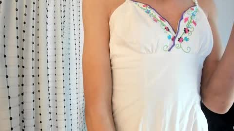 loverisu online show from September 20, 8:10 pm