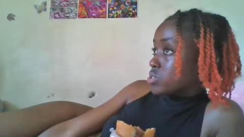 Snapshot of lovers_oncam chatting on April 30, 10:10 am RedJoy online show from April 30, 10:10 am