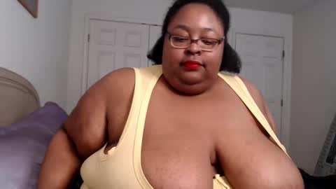 Snapshot of loves_aura chatting on December 31, 1:15 am Alyson online show from December 31, 1:15 am