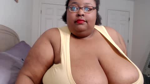 Snapshot of loves_aura chatting on February 13, 1:08 am Alyson online show from February 13, 1:08 am