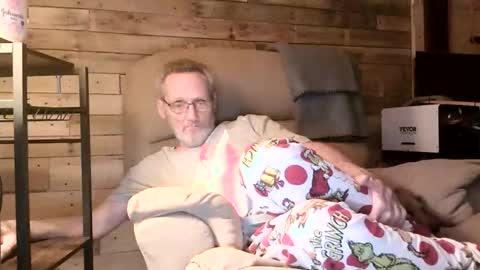 Snapshot of lovesex6565 chatting on April 1, 12:33 am just here to have fun and cum online show from April 1, 12:33 am