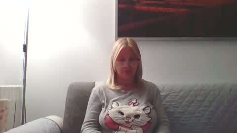 Marlyn online show from April 7, 10:42 pm