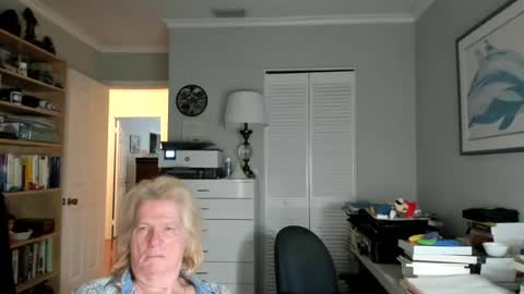 Snapshot of lovestylistwomen chatting on August 1, 7:40 am Michael online show from August 1, 7:40 am