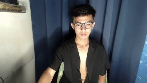 Snapshot of lovetosuckxox chatting on February 19, 11:49 am lovetosuckxox online show from February 19, 11:49 am