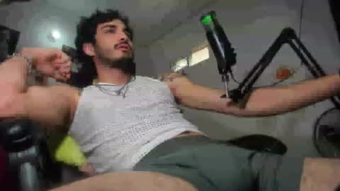 Snapshot of lovexjuxn77 chatting on December 4, 3:21 pm lovexjuxn77 online show from December 4, 3:21 pm