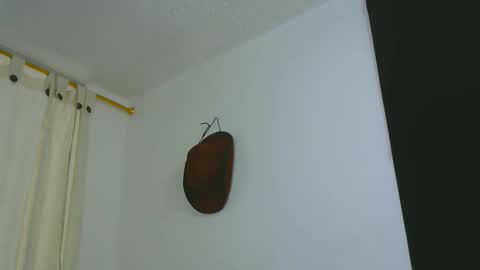 Snapshot of lovexjuxn77 chatting on February 13, 7:54 pm lovexjuxn77 online show from February 13, 7:54 pm