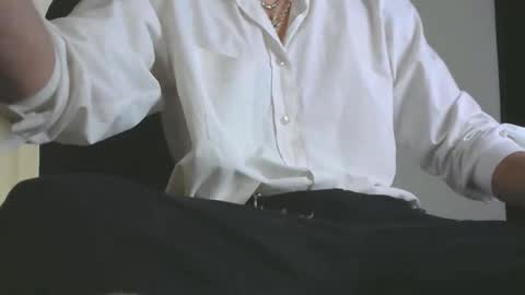 Snapshot of lovexjuxn77 chatting on February 15, 6:37 pm lovexjuxn77 online show from February 15, 6:37 pm