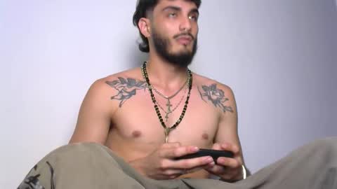 Snapshot of lovexjuxn77 chatting on February 22, 11:58 pm lovexjuxn77 online show from February 22, 11:58 pm