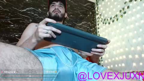 Snapshot of lovexjuxn77 chatting on April 22, 8:54 pm lovexjuxn77 online show from April 22, 8:54 pm
