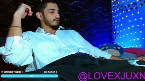 Snapshot of lovexjuxn77 chatting on June 16, 7:27 pm lovexjuxn77 online show from June 16, 7:27 pm