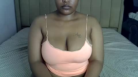 Snapshot of loveydivah chatting on April 27, 10:08 pm loveydivah online show from April 27, 10:08 pm