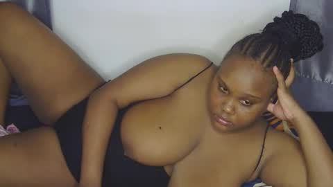 Snapshot of loveytiana chatting on April 18, 6:06 am loveytiana online show from April 18, 6:06 am