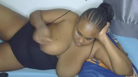 Snapshot of loveytiana chatting on April 18, 7:07 pm loveytiana online show from April 18, 7:07 pm