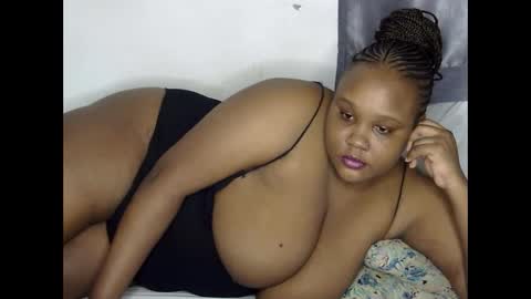 Snapshot of loveytiana chatting on May 31, 6:31 am loveytiana online show from May 31, 6:31 am