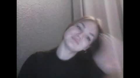 Snapshot of loviesimone chatting on October 1, 10:38 pm loviesimone online show from October 1, 10:38 pm