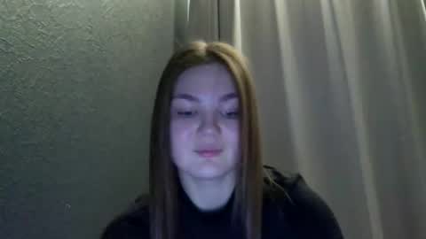 Snapshot of loviesimone chatting on November 19, 8:20 pm loviesimone online show from November 19, 8:20 pm