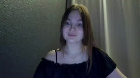 Snapshot of loviesimone chatting on December 18, 8:59 pm loviesimone online show from December 18, 8:59 pm