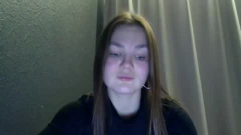 Snapshot of loviesimone chatting on December 19, 10:28 pm loviesimone online show from December 19, 10:28 pm