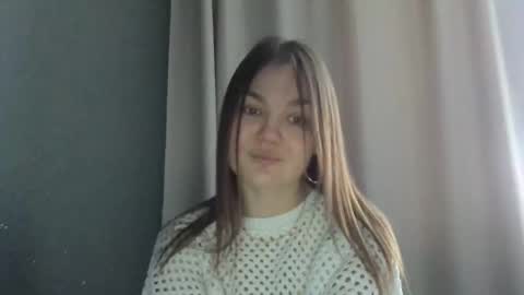 Snapshot of loviesimone chatting on February 3, 11:37 am loviesimone online show from February 3, 11:37 am