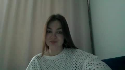 Snapshot of loviesimone chatting on February 12, 9:59 am loviesimone online show from February 12, 9:59 am