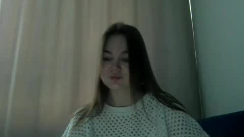 Snapshot of loviesimone chatting on February 17, 10:34 am loviesimone online show from February 17, 10:34 am
