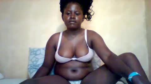 Snapshot of loviett chatting on May 14, 11:50 am loviett online show from May 14, 11:50 am