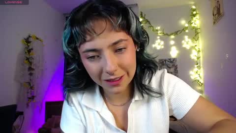 loving_alma online show from April 12, 4:06 am